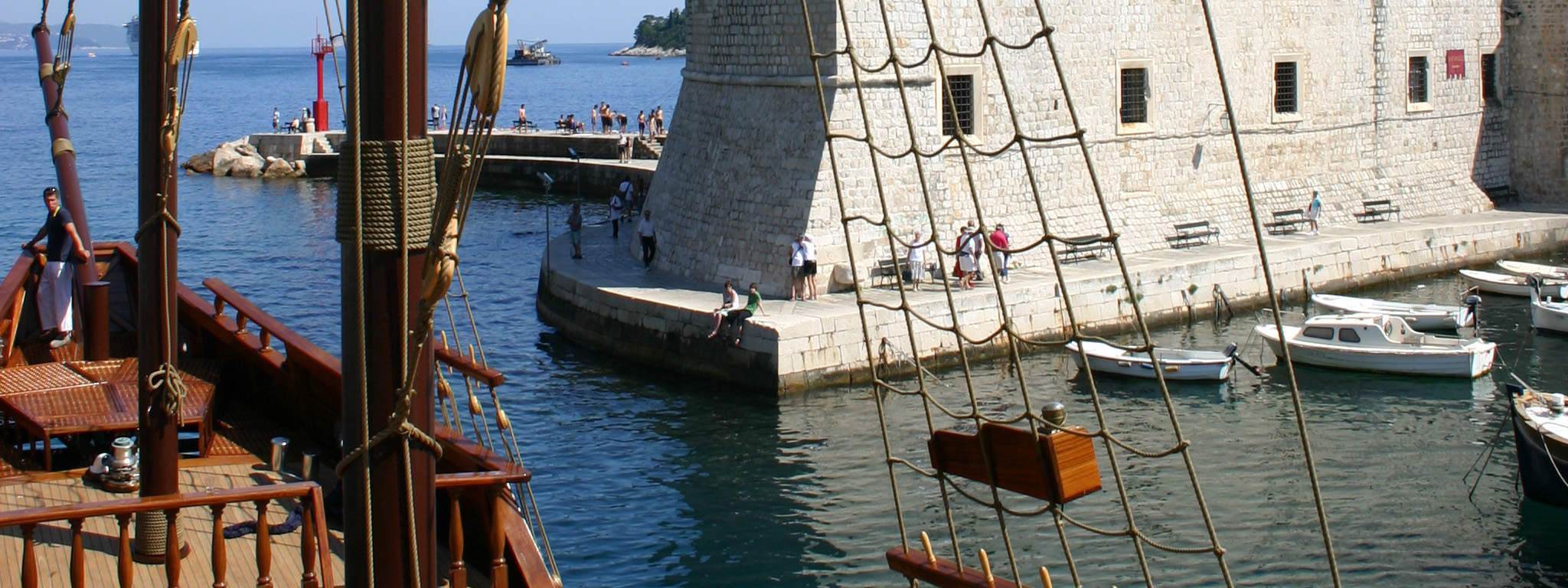 Game of Thrones cruise and walking tour by Karaka ship