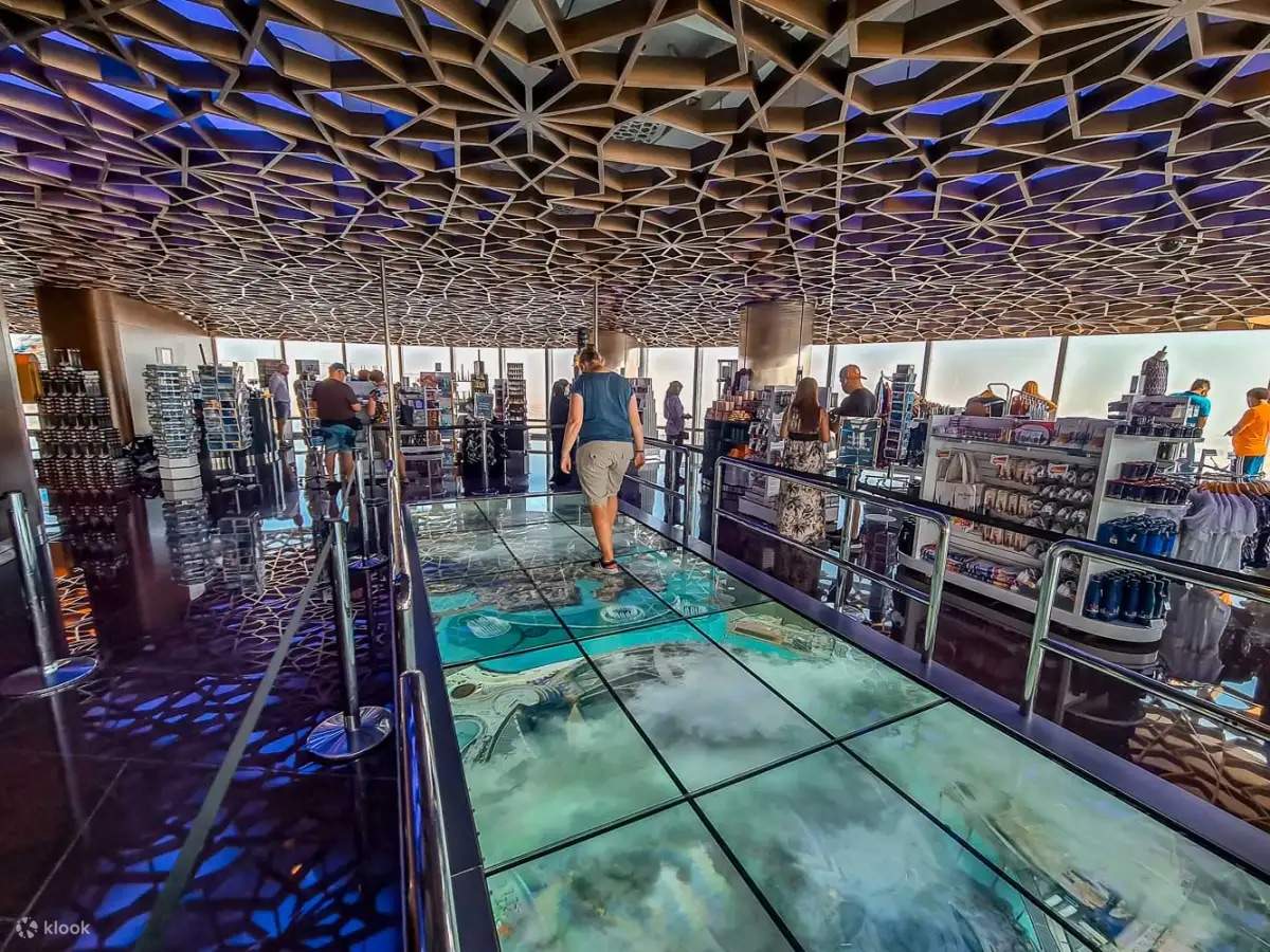 ngắm cảnh từ burj khalifa