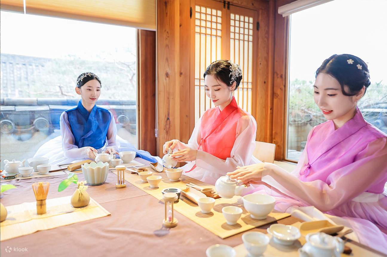 Hanbok Rental in Jeonju Hanok Village at Hanboknam 